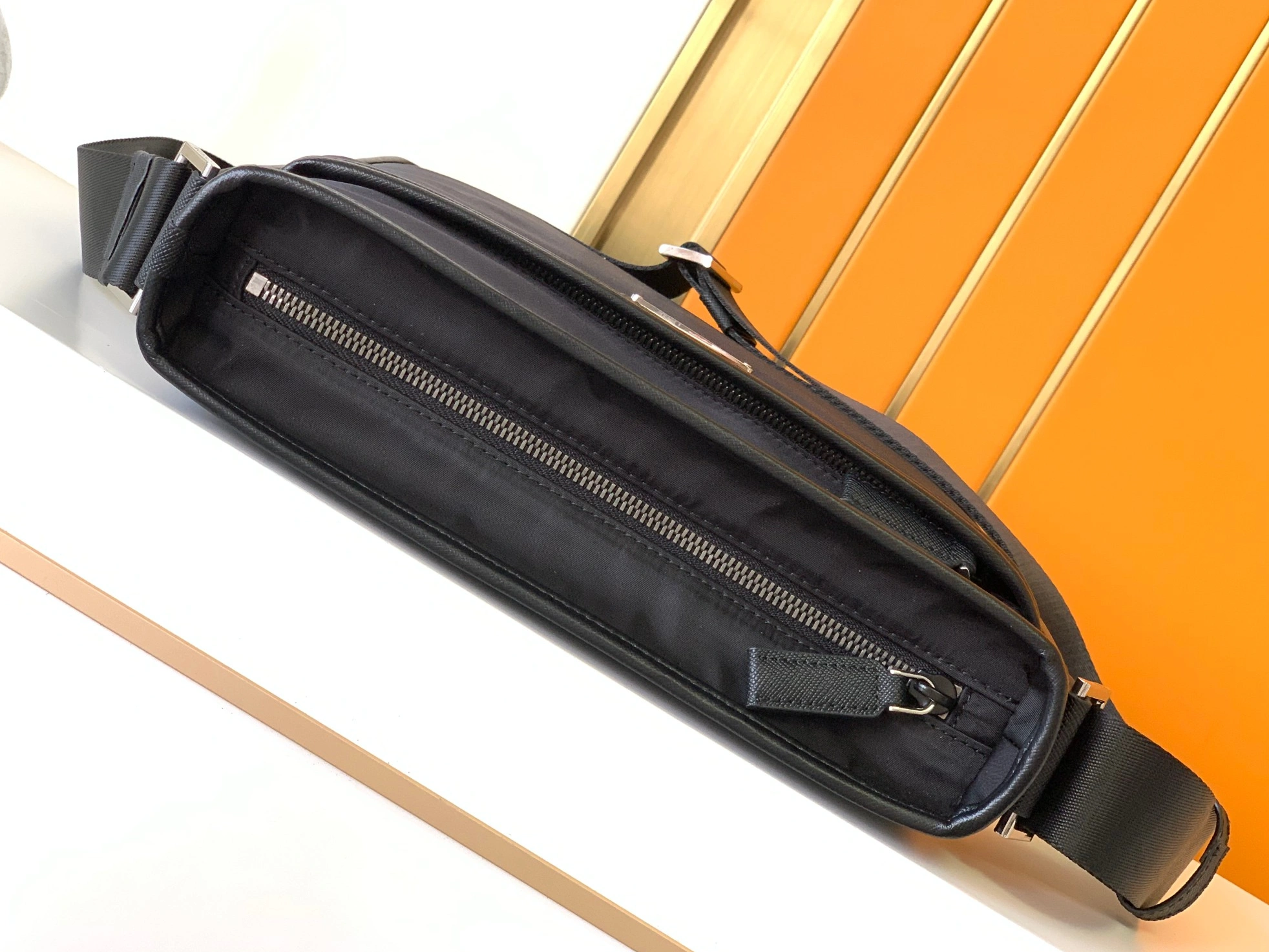 WellDesigned 8064 Prada AAA Man Messenger Bags