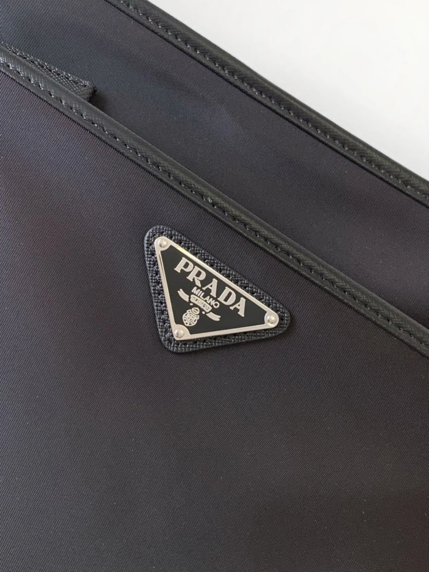 WellDesigned 8064 Prada AAA Man Messenger Bags