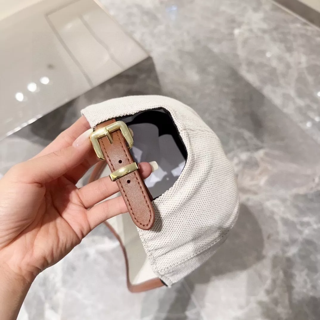WellDesigned 8097 MIU MIU Caps