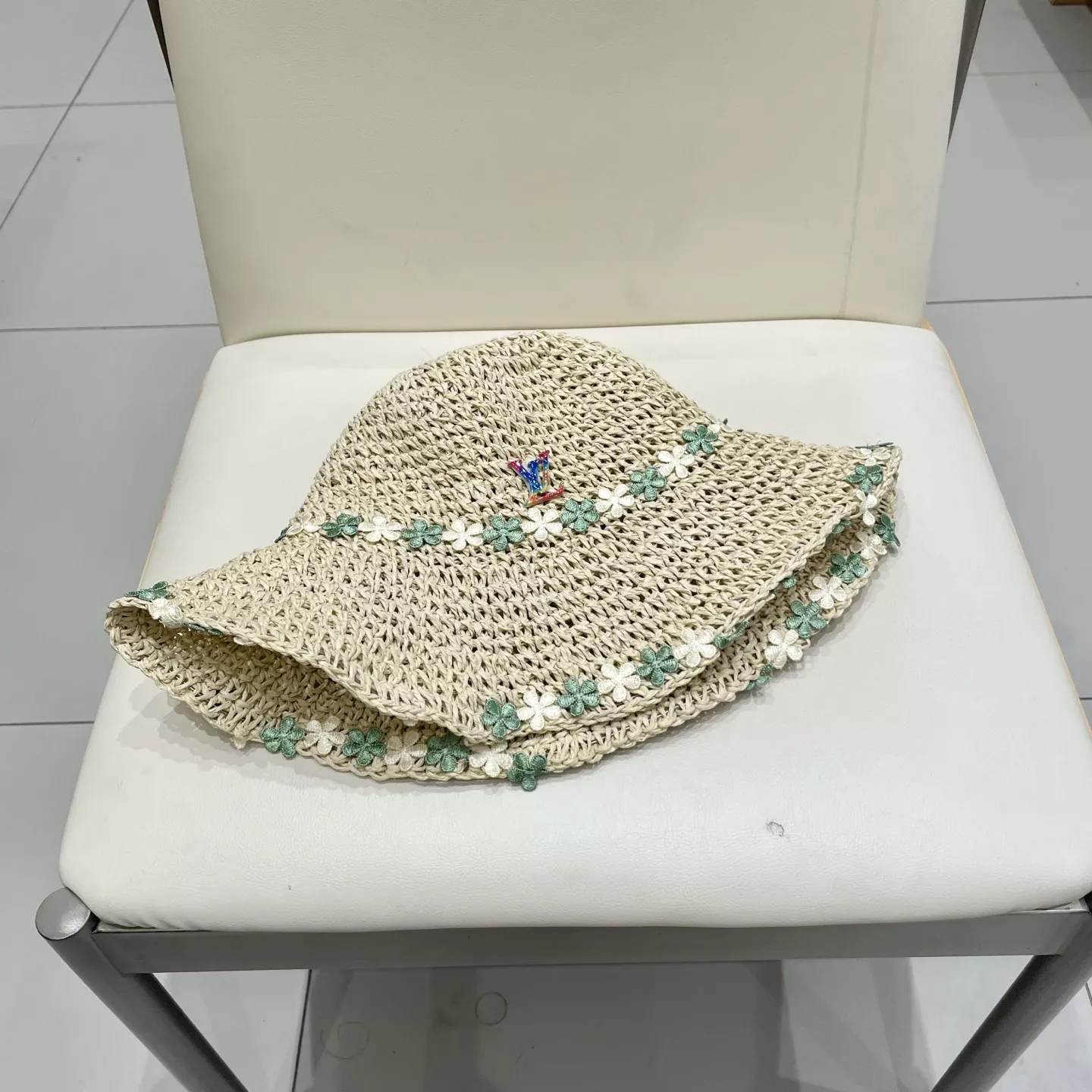WellDesigned 8126 Louis Vuitton LV Caps