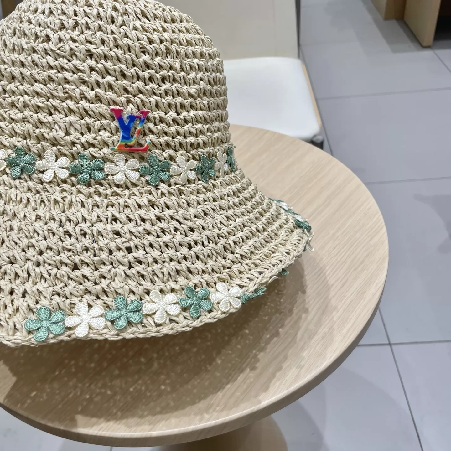 WellDesigned 8126 Louis Vuitton LV Caps