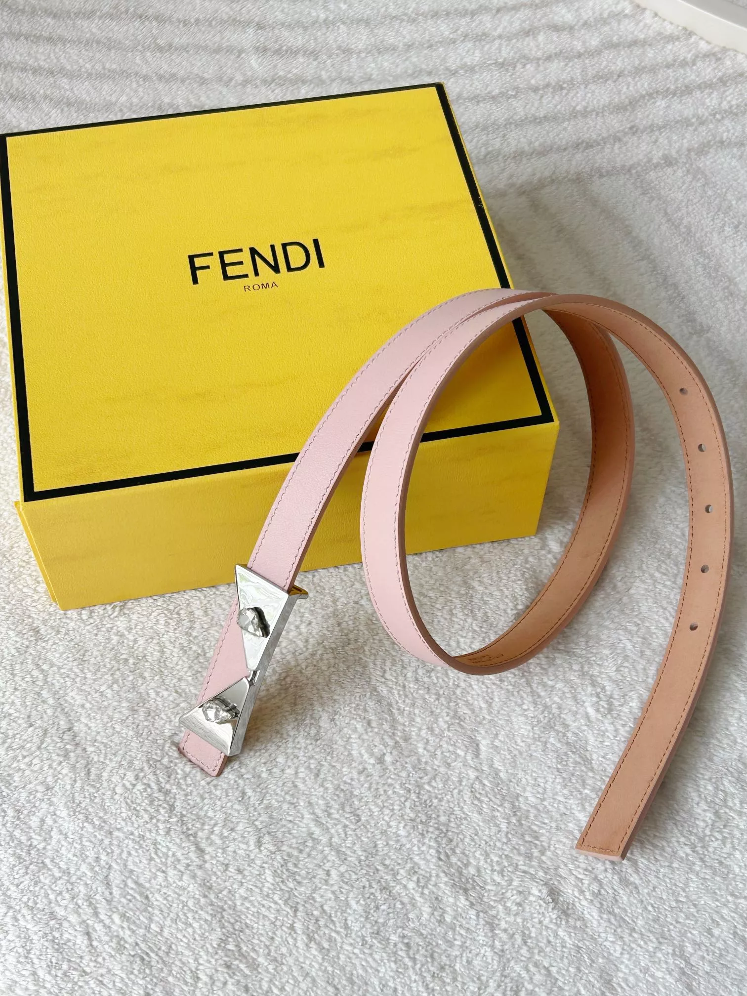 WellDesigned 8176 Fendi AAA Quality Belts In 2.0cm For Women