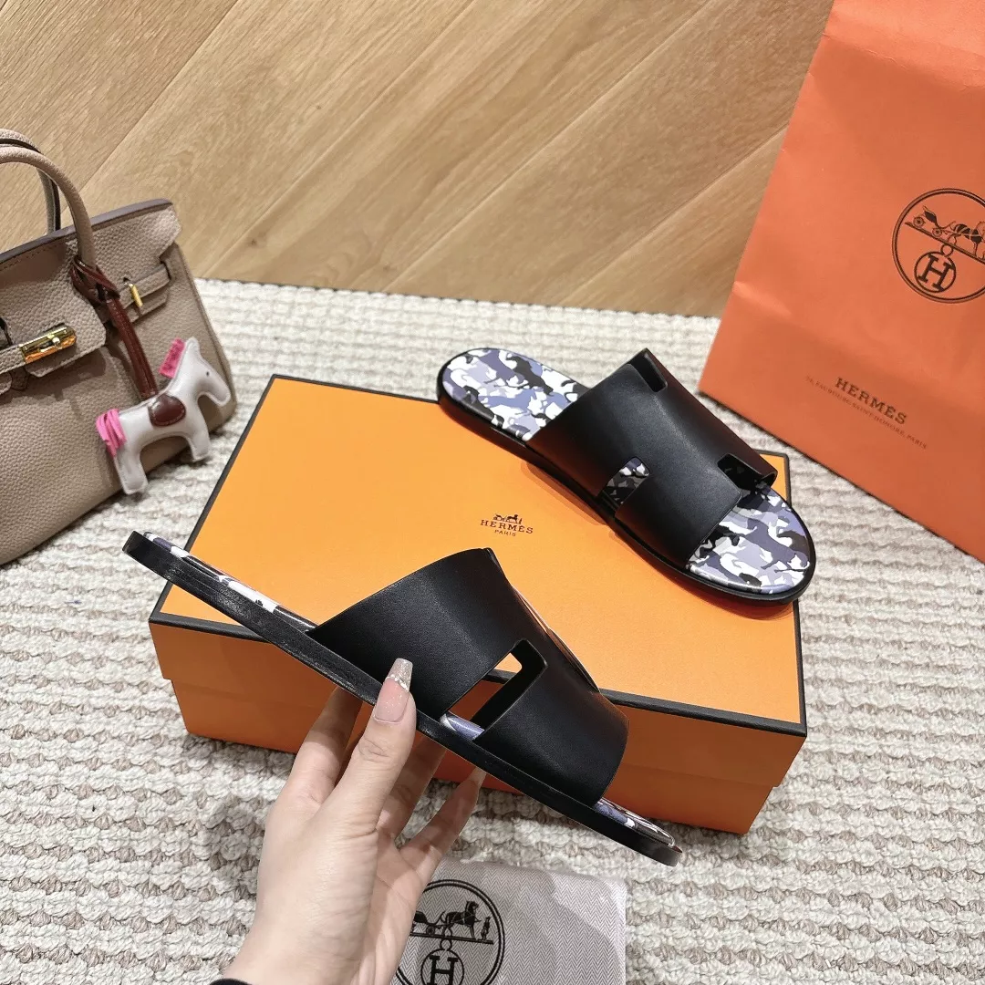 WellDesigned 8180 Hermes Slippers For Men