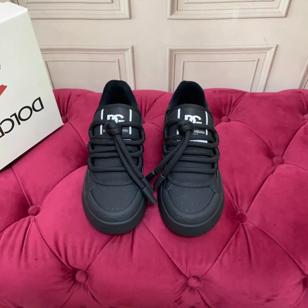 WellDesigned 820 Dolce & Gabbana D&G Casual Shoes For Women