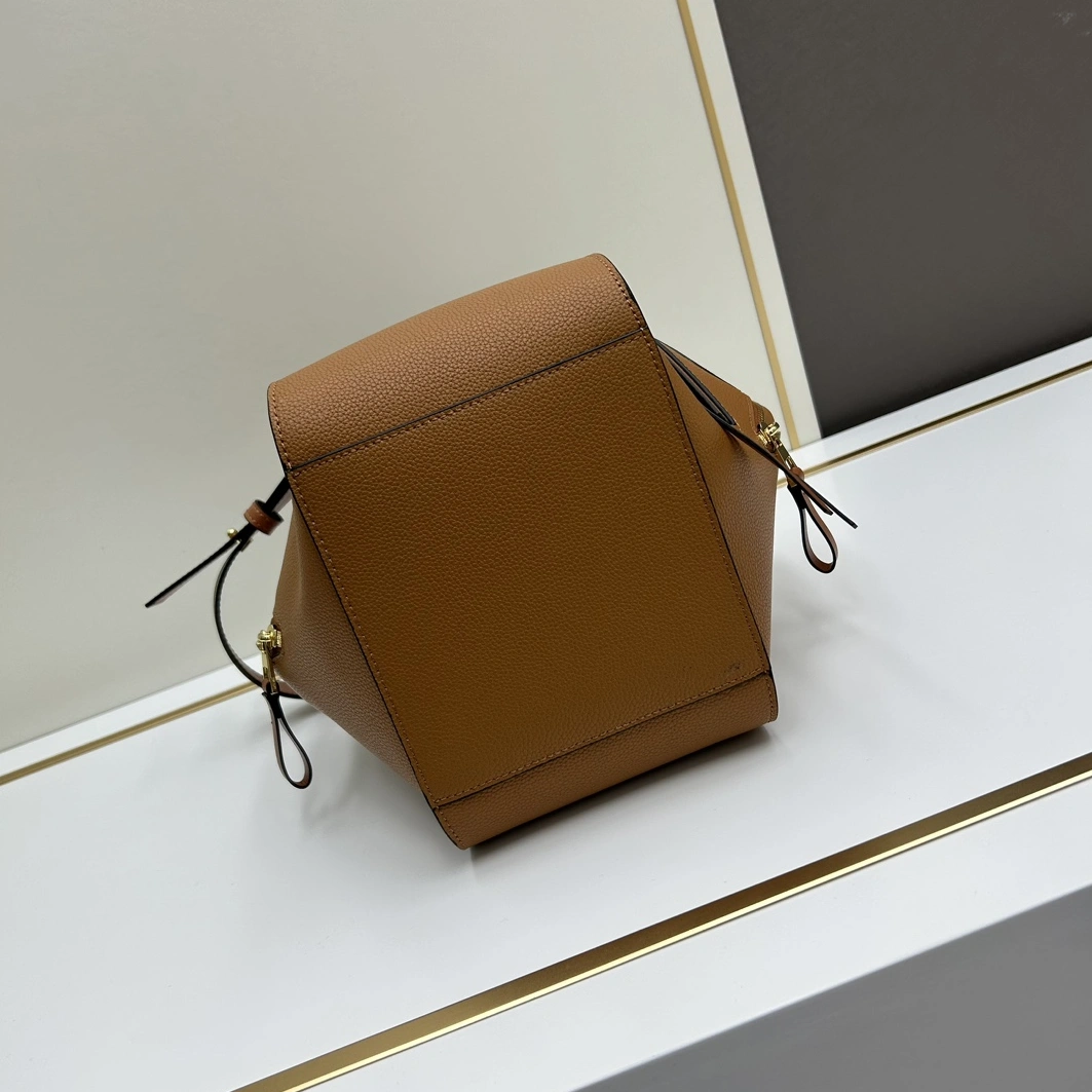 WellDesigned 8369 LOEWE AAA Quality Handbags For Women