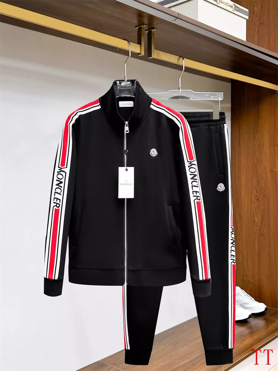 WellDesigned 8424 Moncler Tracksuits Long Sleeved For Men