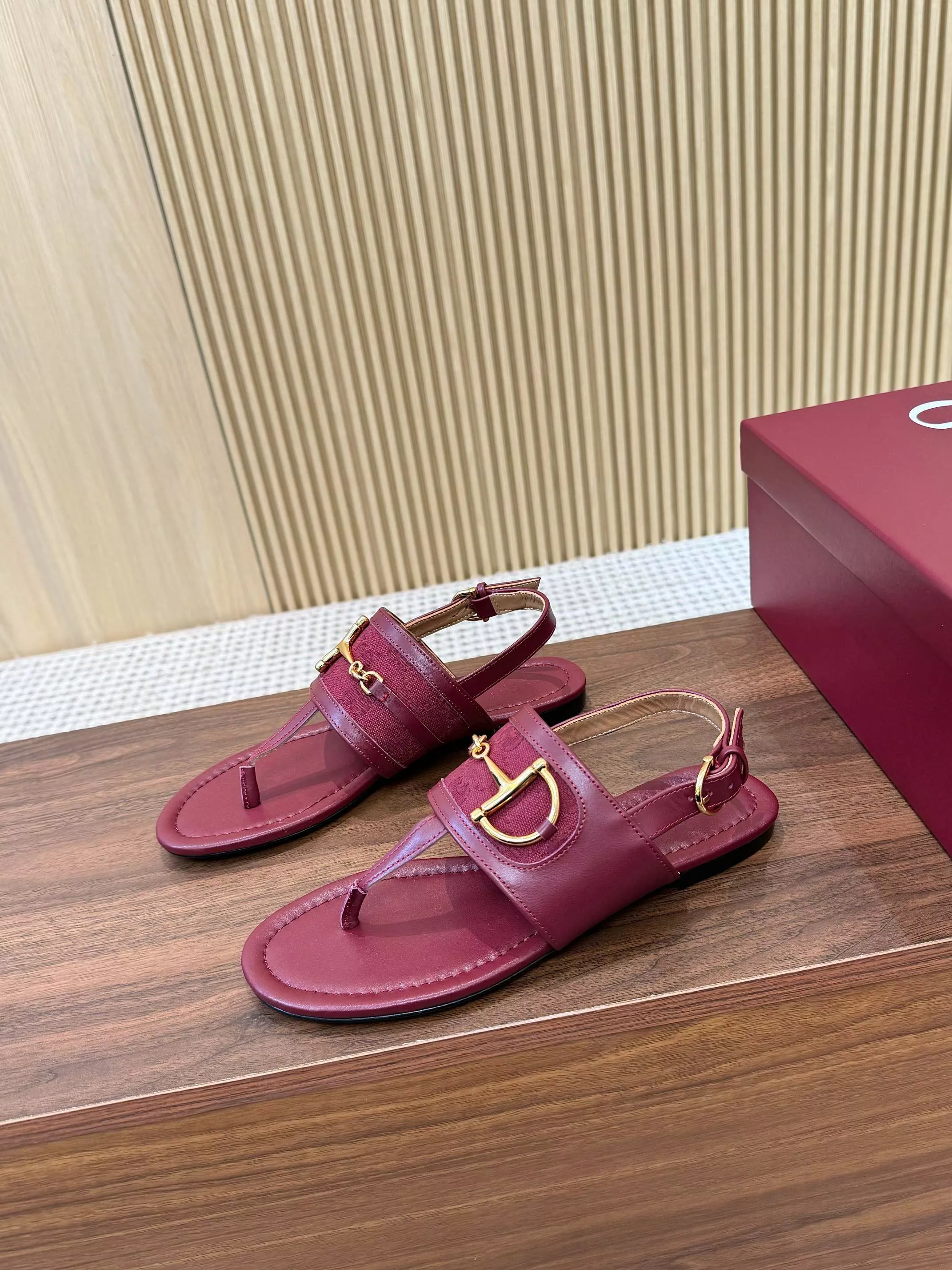 WellDesigned 8687 Gucci Sandal For Women