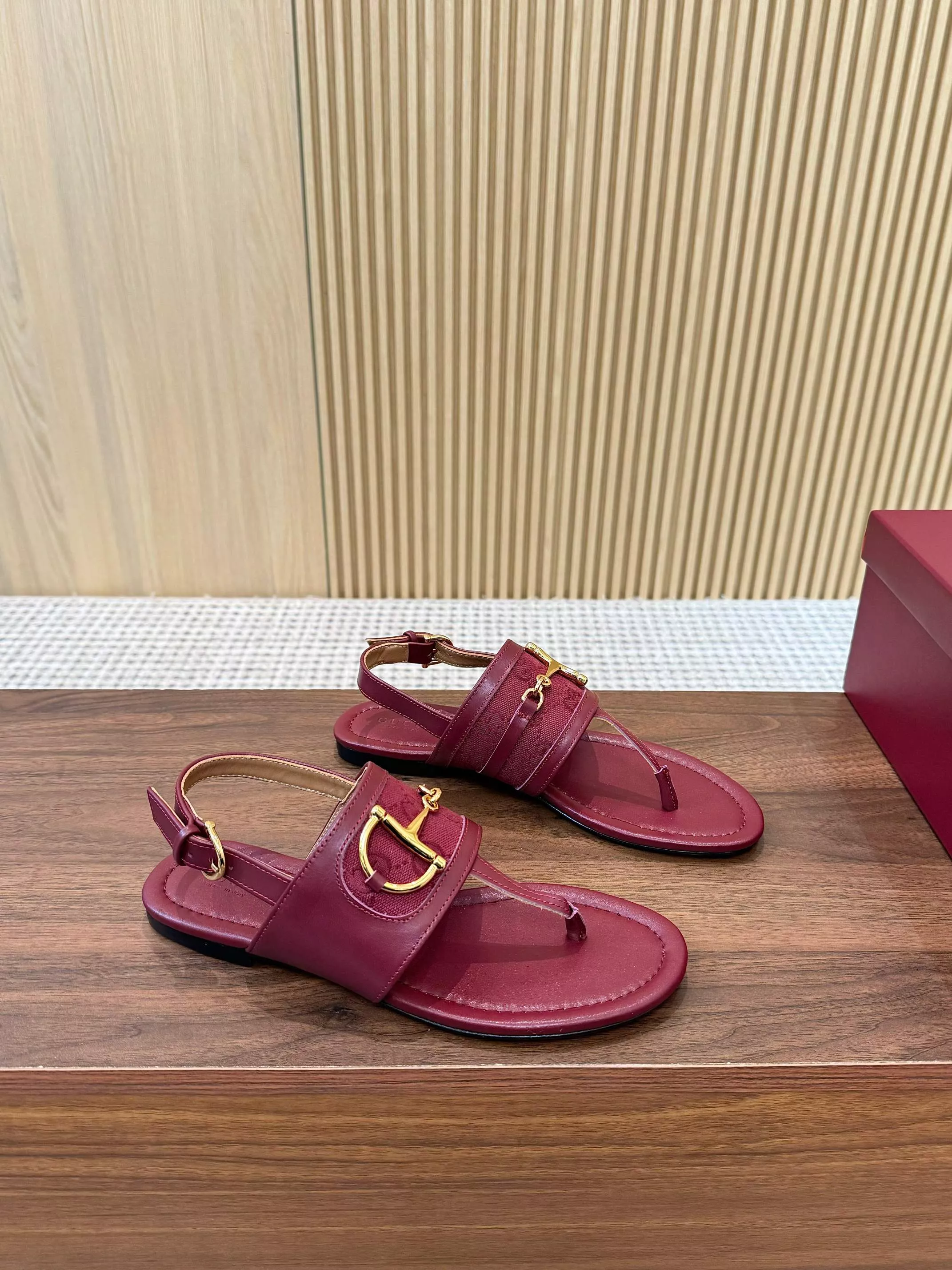 WellDesigned 8687 Gucci Sandal For Women