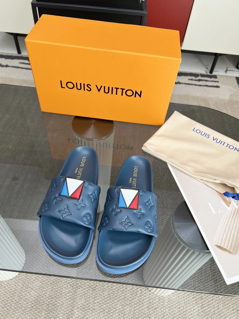 WellDesigned 8759 Louis Vuitton Slippers For Women