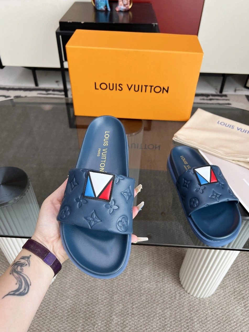 WellDesigned 8759 Louis Vuitton Slippers For Women