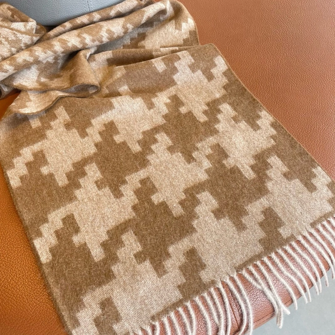 WellDesigned 8764 LOEWE Scarf