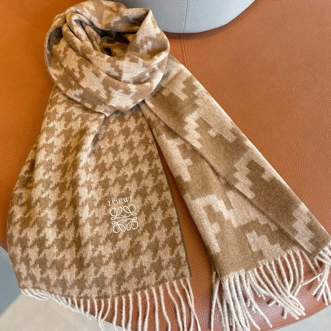 WellDesigned 8764 LOEWE Scarf