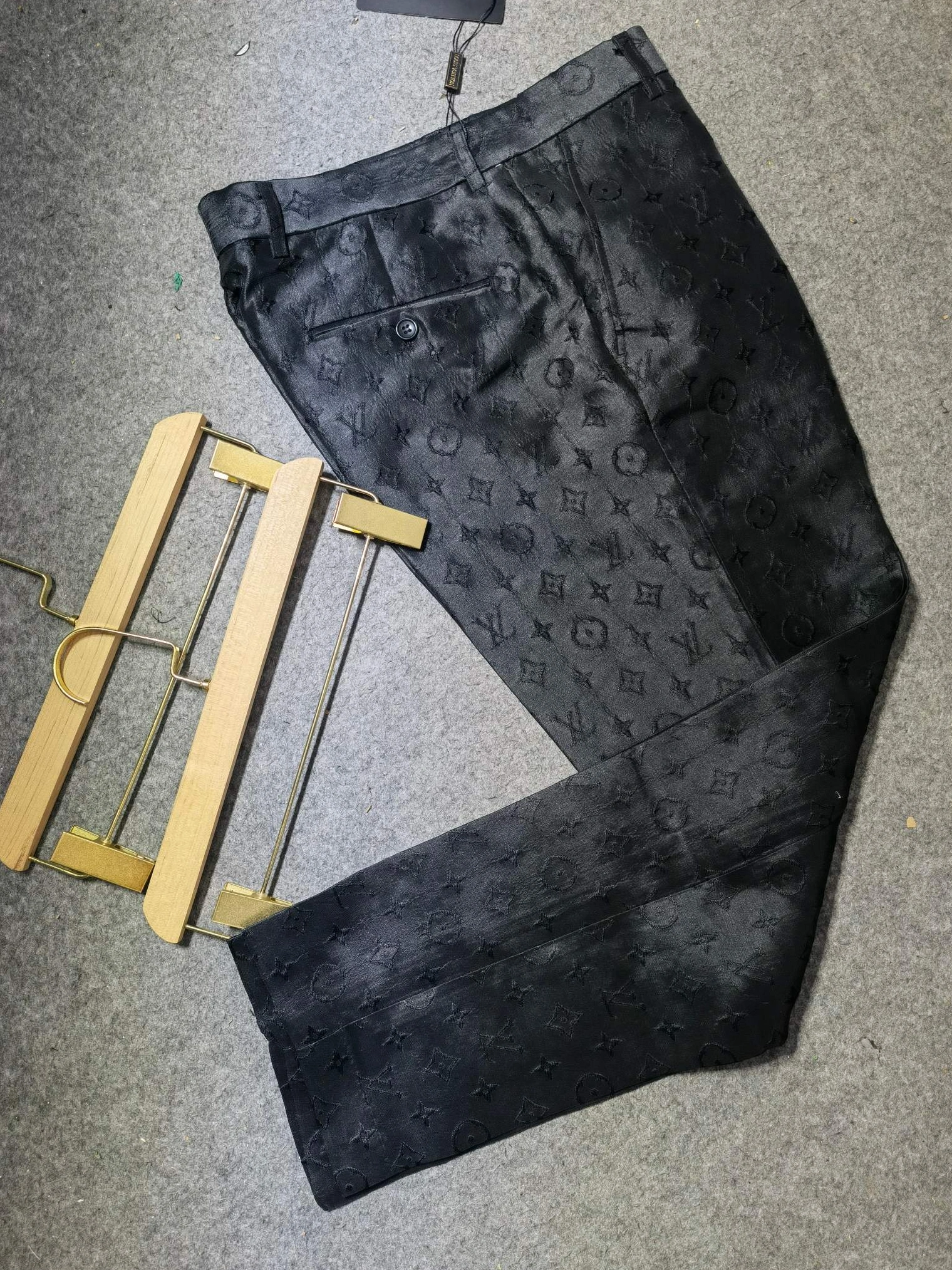 WellDesigned 8866 Louis Vuitton LV Pants For Men
