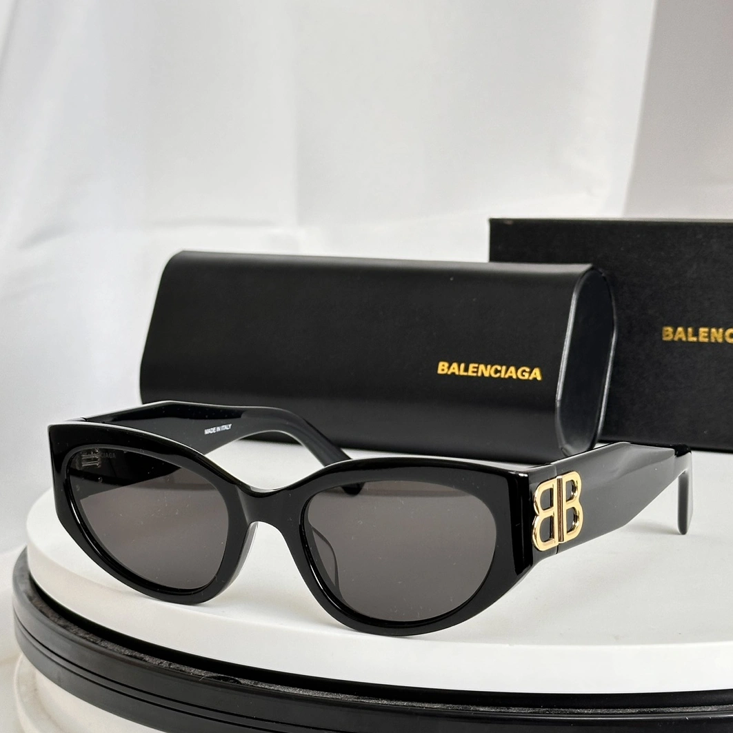 WellDesigned 8994 Balenciaga AAA Quality Sunglasses