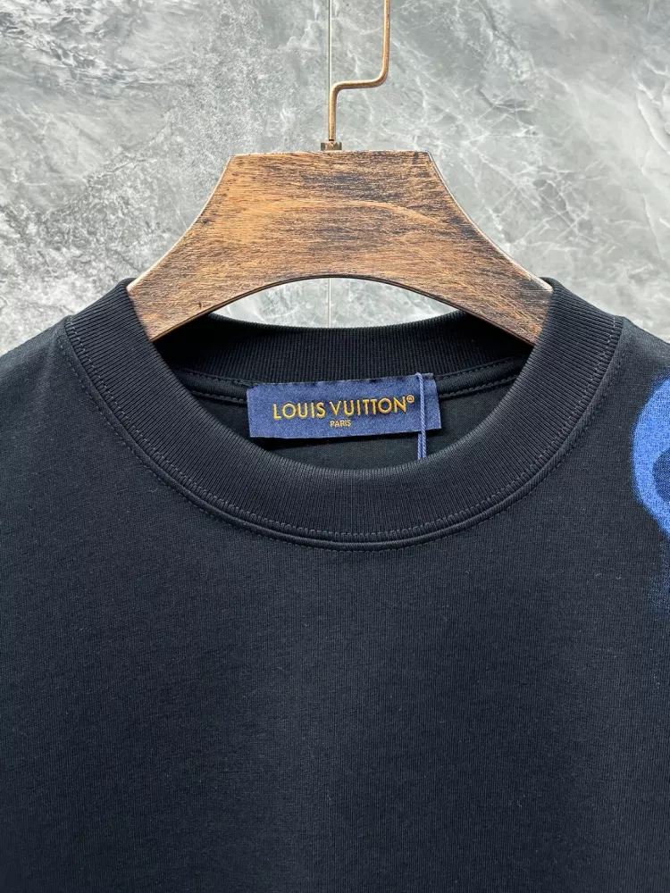 WellDesigned 9066 Louis Vuitton LV T-Shirts Short Sleeved For Unisex