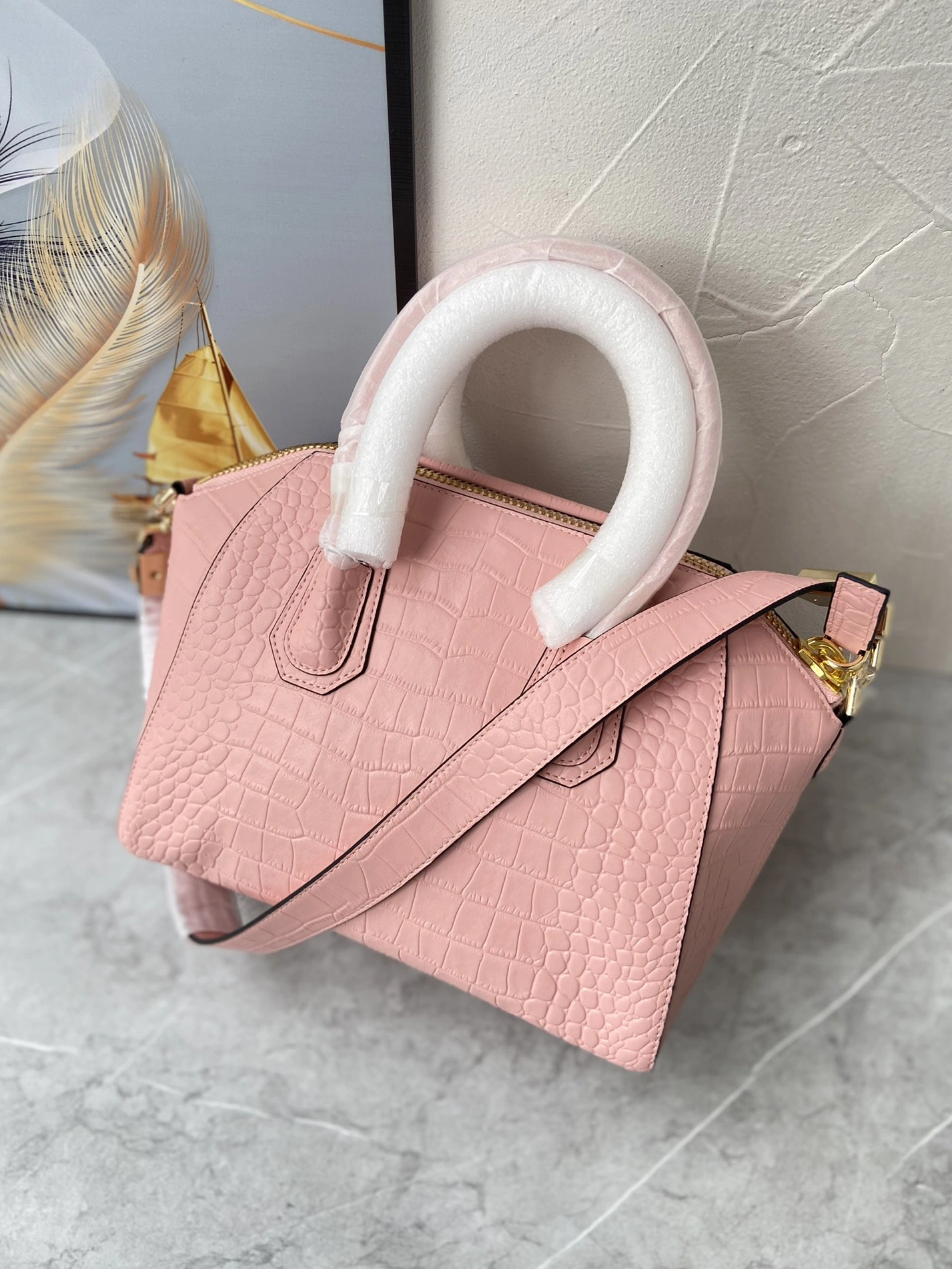 WellDesigned 911 Givenchy AAA Quality Handbags For Women