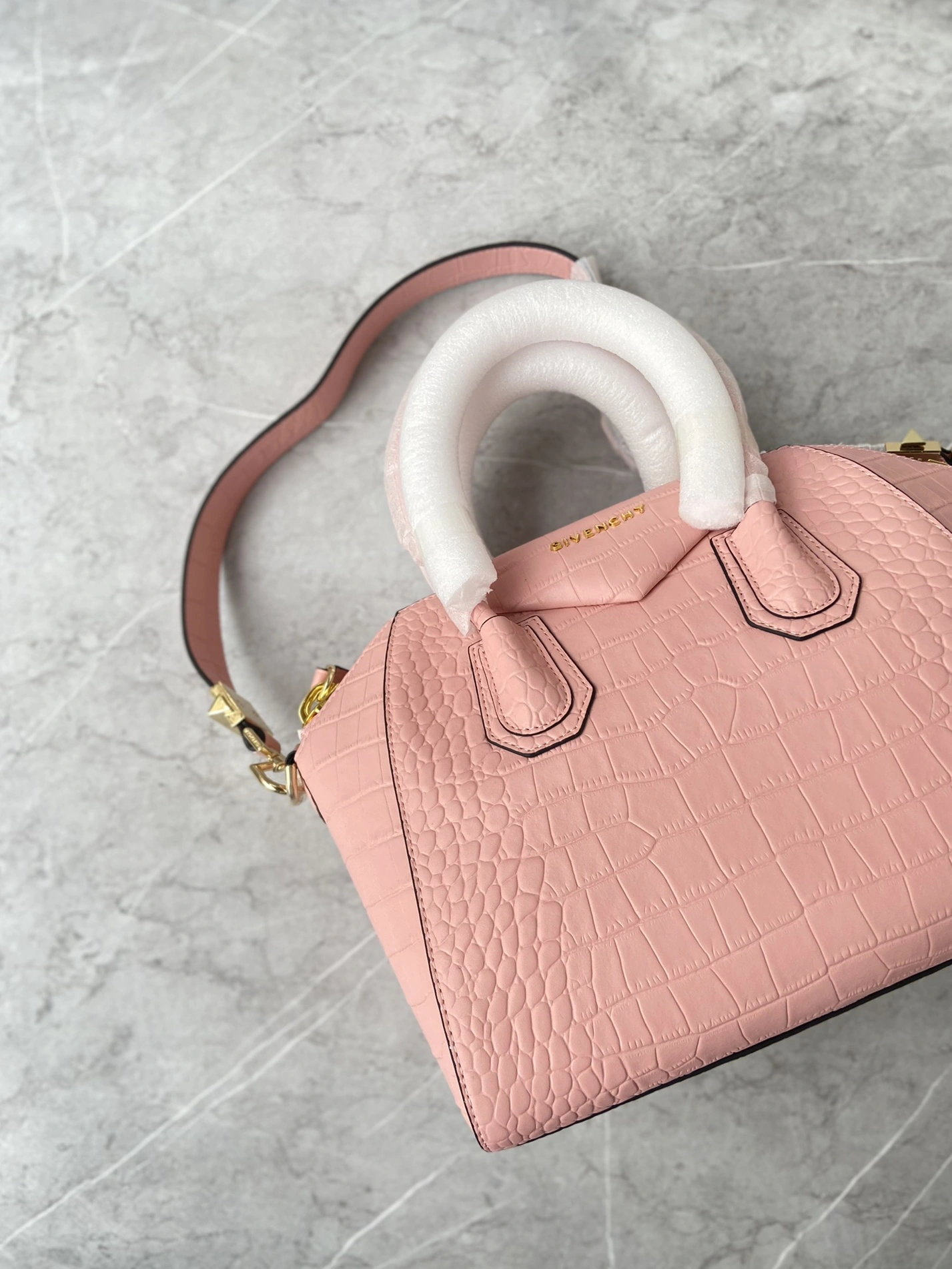 WellDesigned 911 Givenchy AAA Quality Handbags For Women