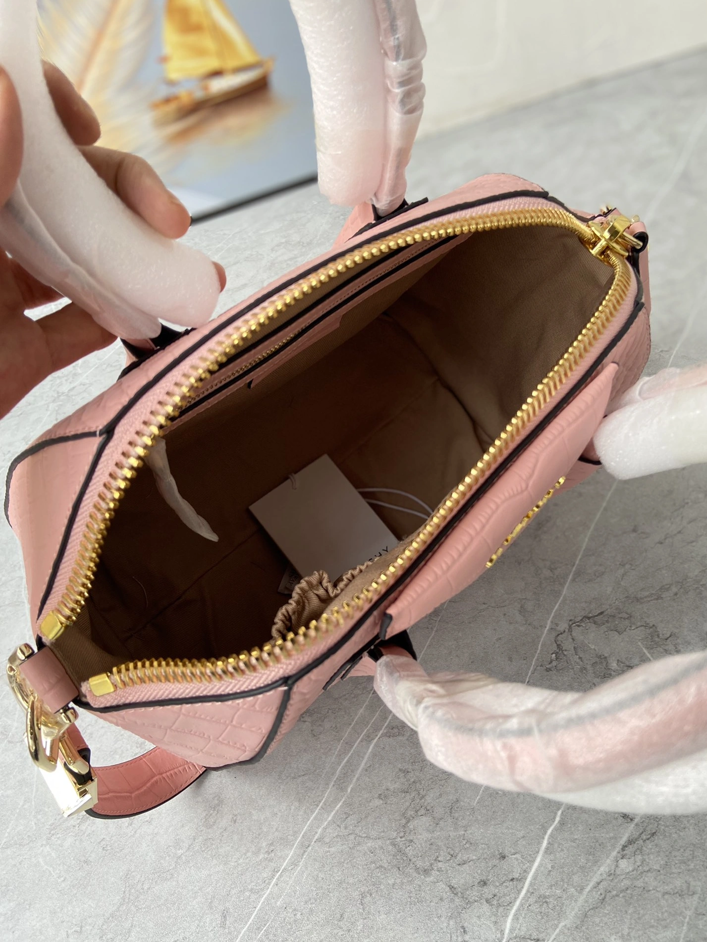 WellDesigned 911 Givenchy AAA Quality Handbags For Women