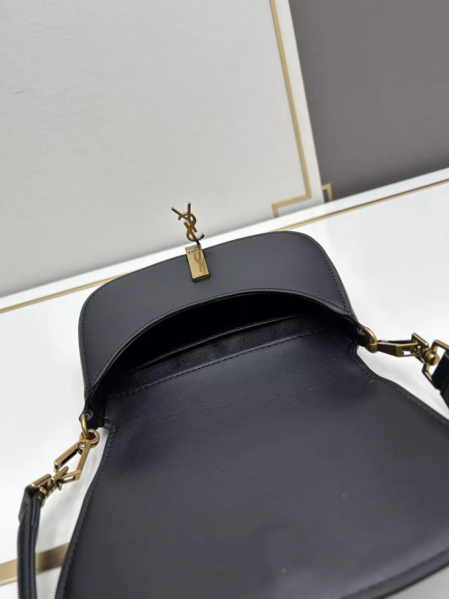 WellDesigned 9281 Yves Saint Laurent YSL AAA Quality Shoulder Bags For Women
