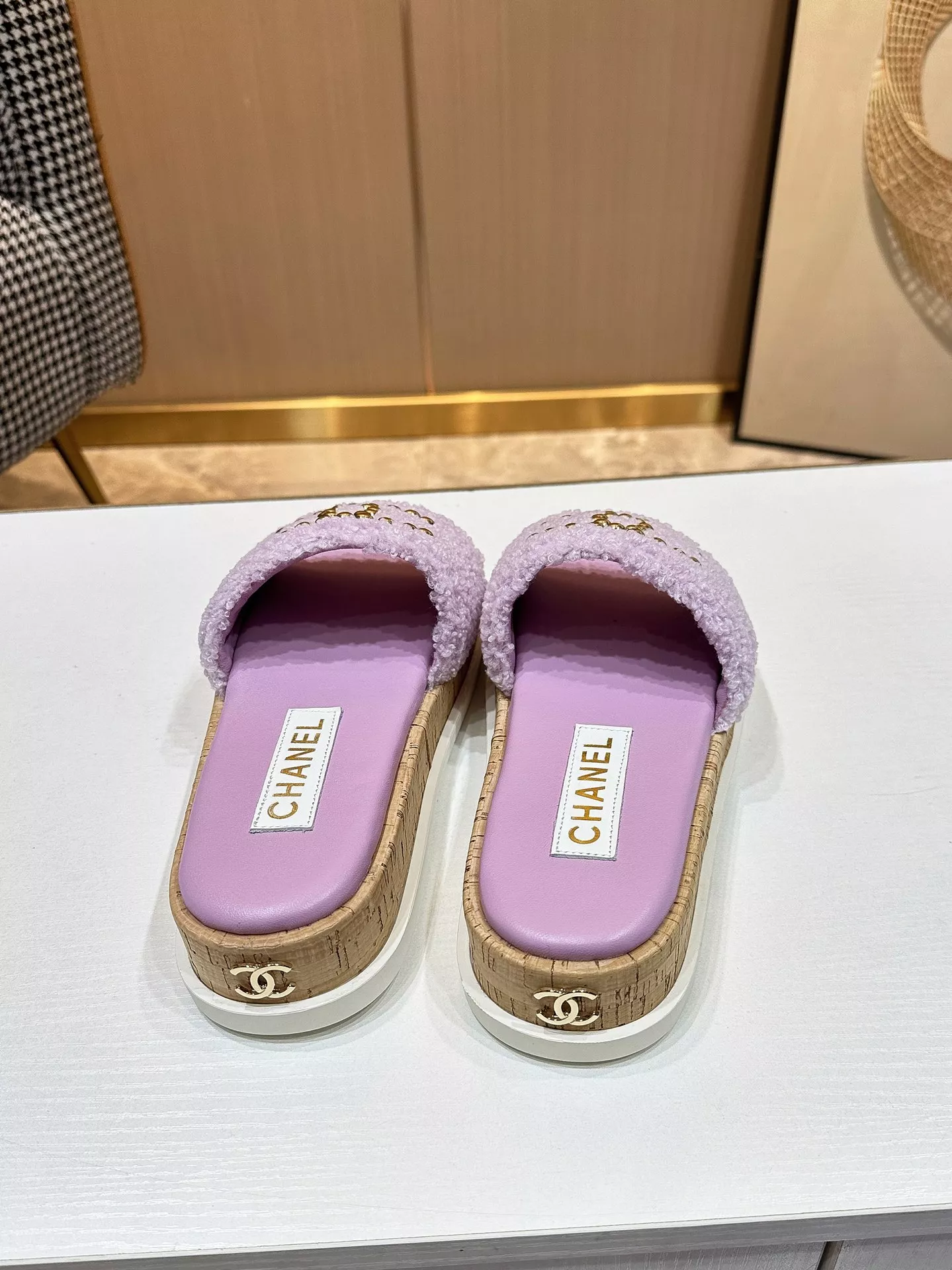 WellDesigned 9300 Chanel Slippers For Women
