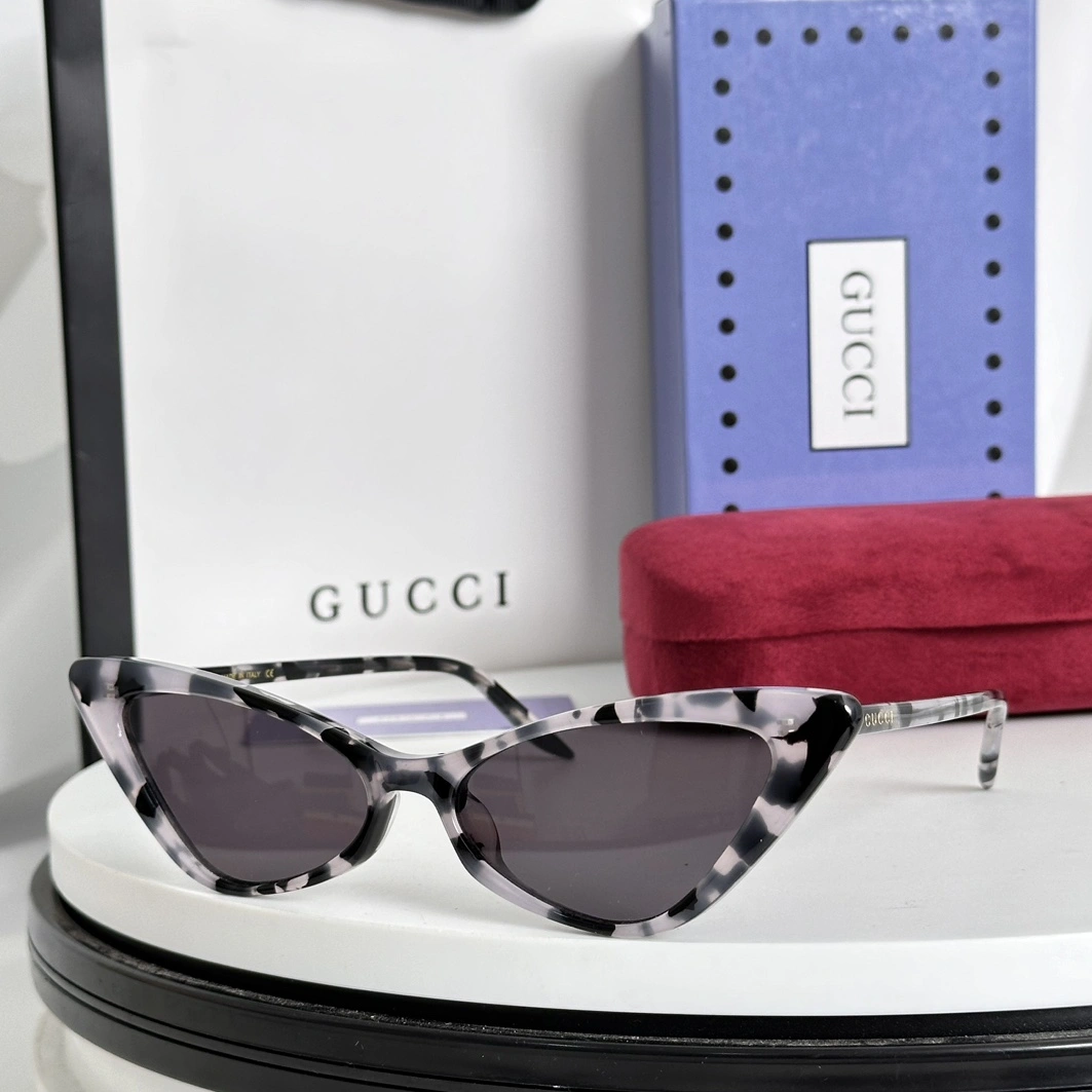 WellDesigned 9308 Gucci AAA Quality Sunglasses