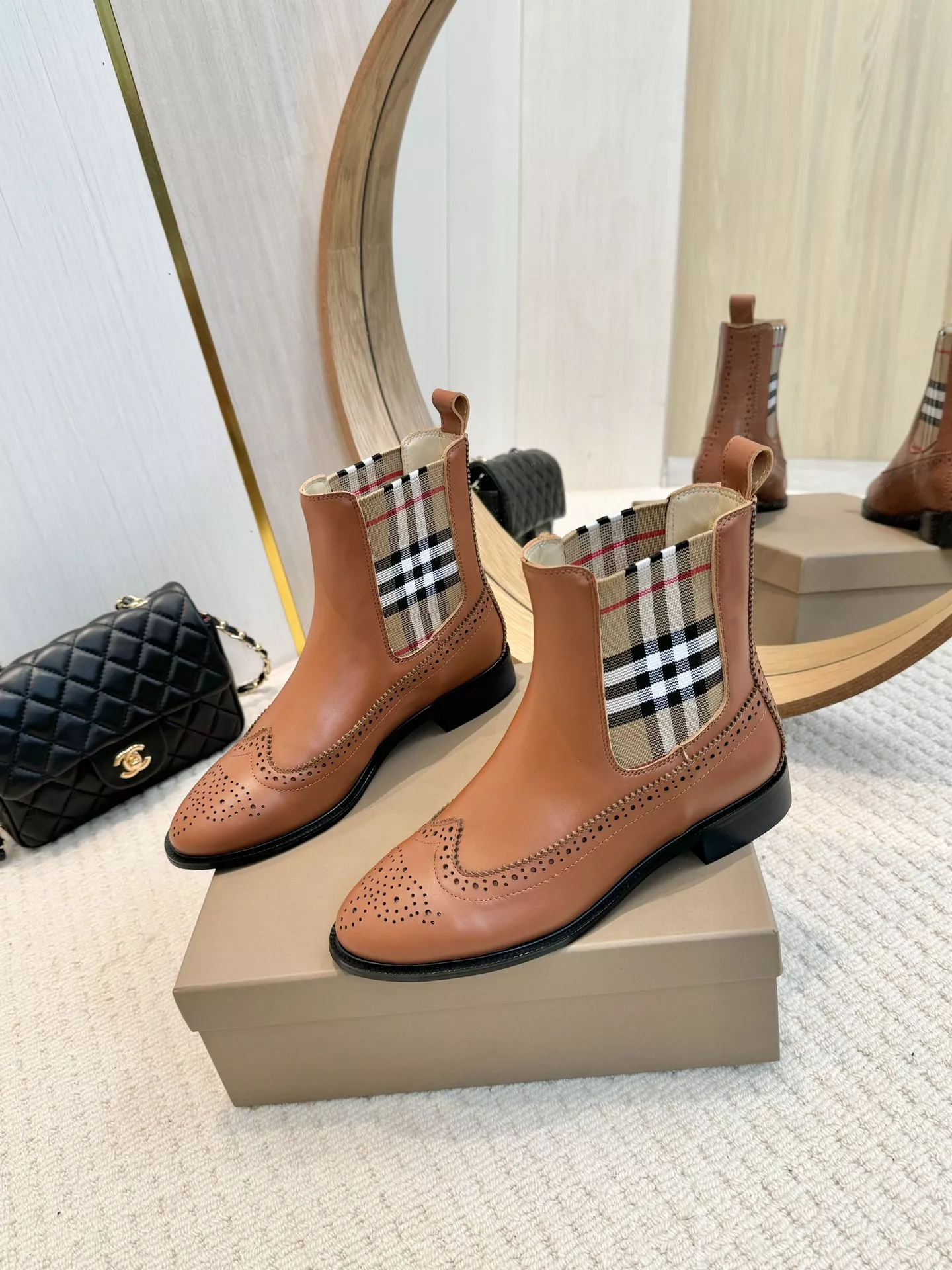 WellDesigned 9343 Burberry Boots For Women