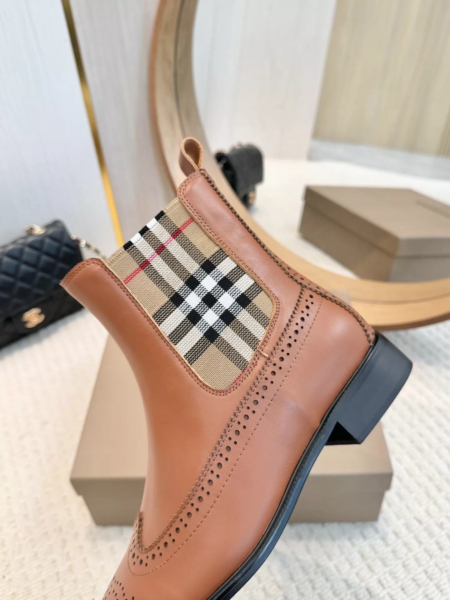 WellDesigned 9343 Burberry Boots For Women