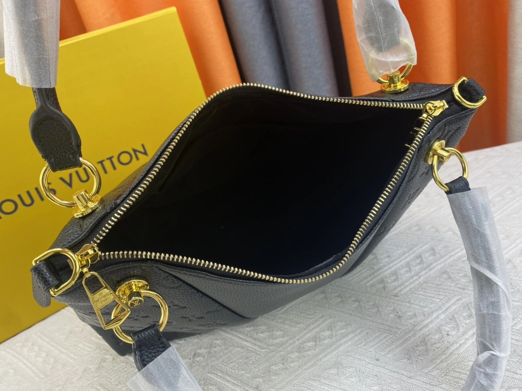 WellDesigned 939 Louis Vuitton AAA Quality Handbags For Women