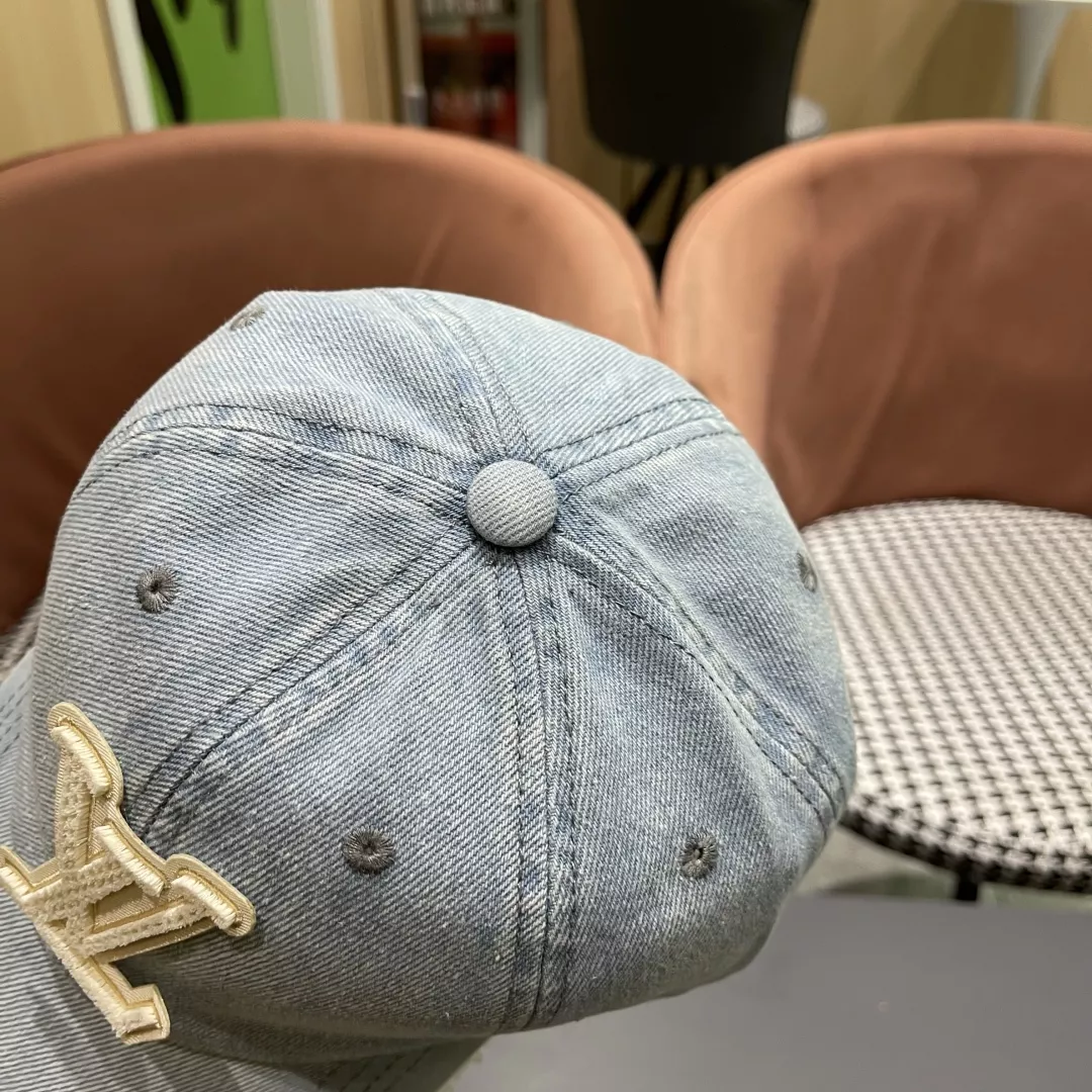 WellDesigned 9435 Louis Vuitton LV Caps