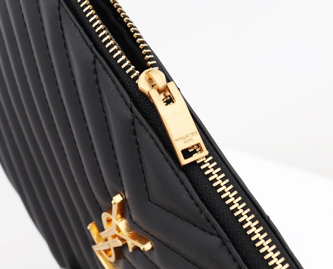 WellDesigned 9445 Yves Saint Laurent AAA Wallets For Women