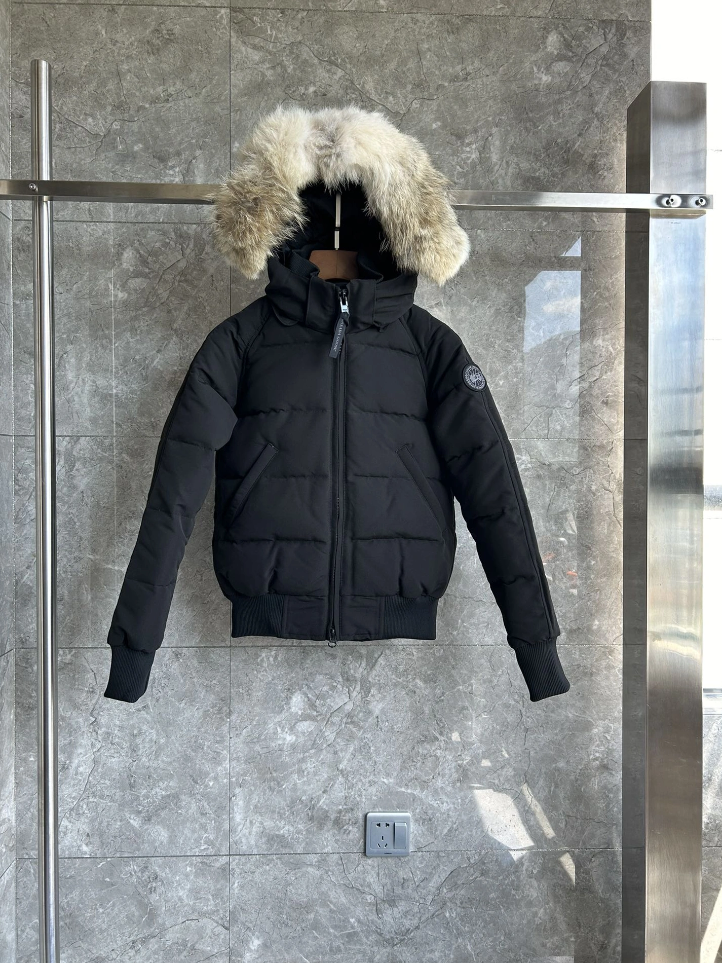 WellDesigned 948 Canada Goose Down Feather Coat Long Sleeved For Women
