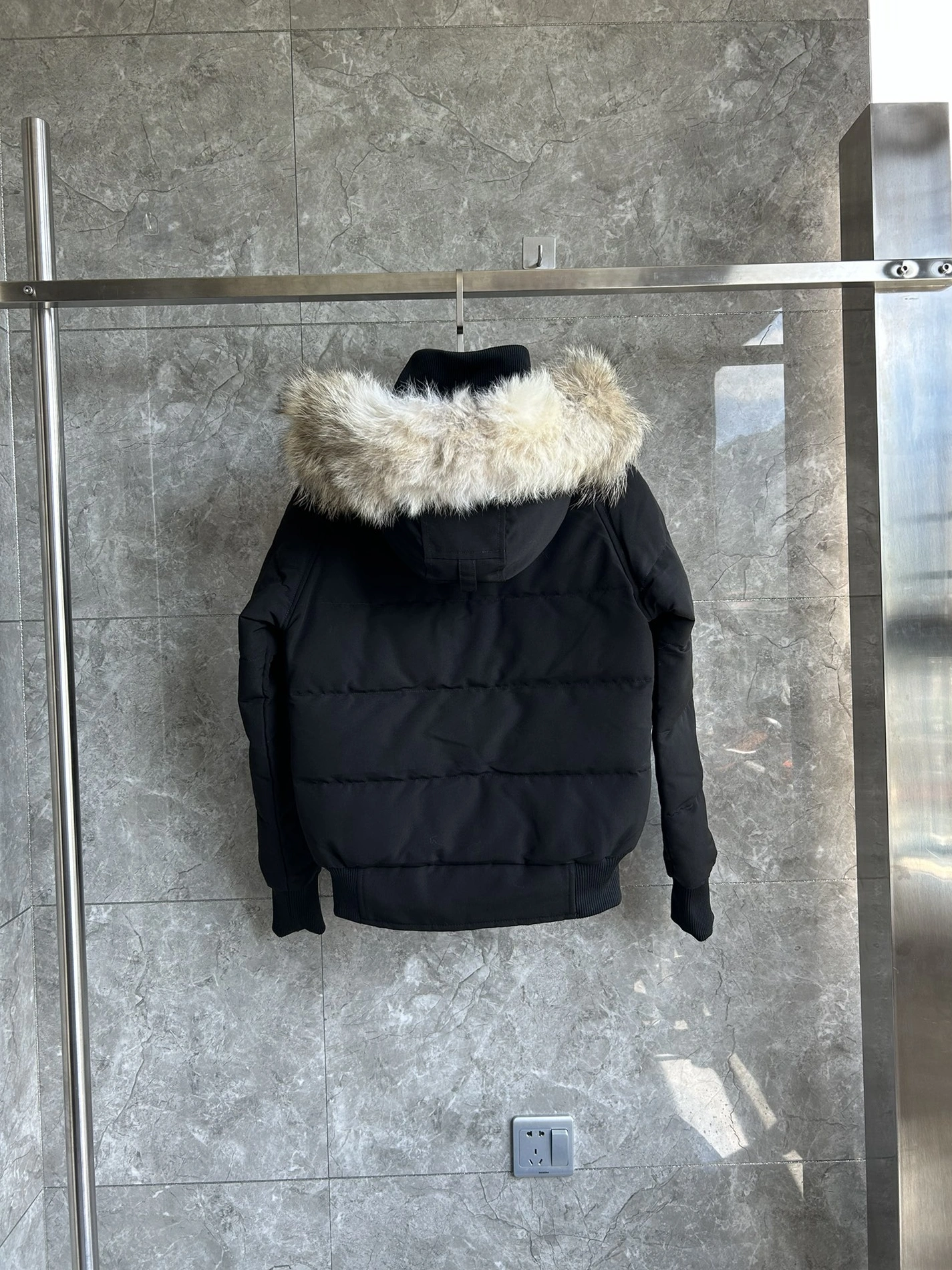 WellDesigned 948 Canada Goose Down Feather Coat Long Sleeved For Women