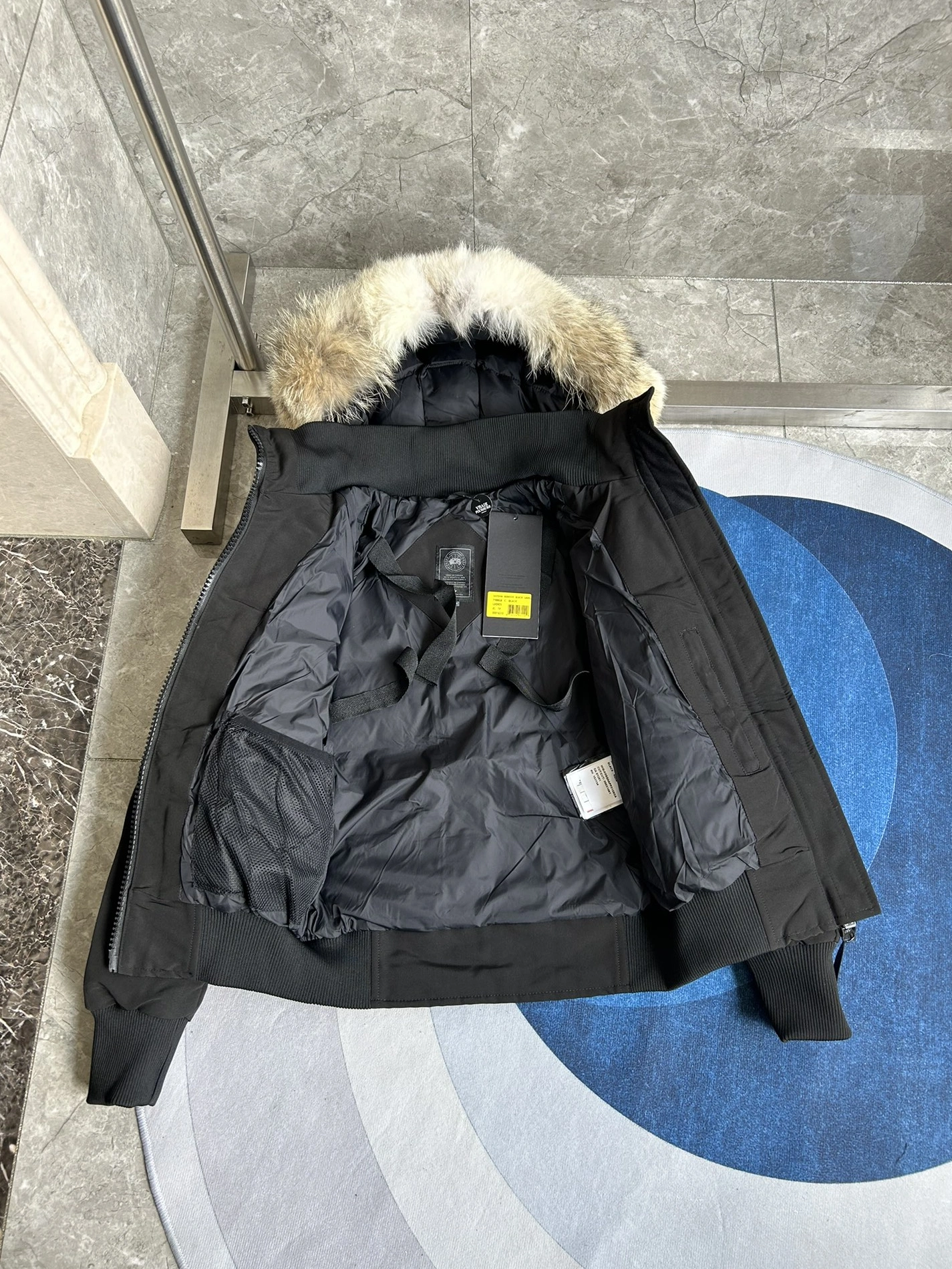 WellDesigned 948 Canada Goose Down Feather Coat Long Sleeved For Women