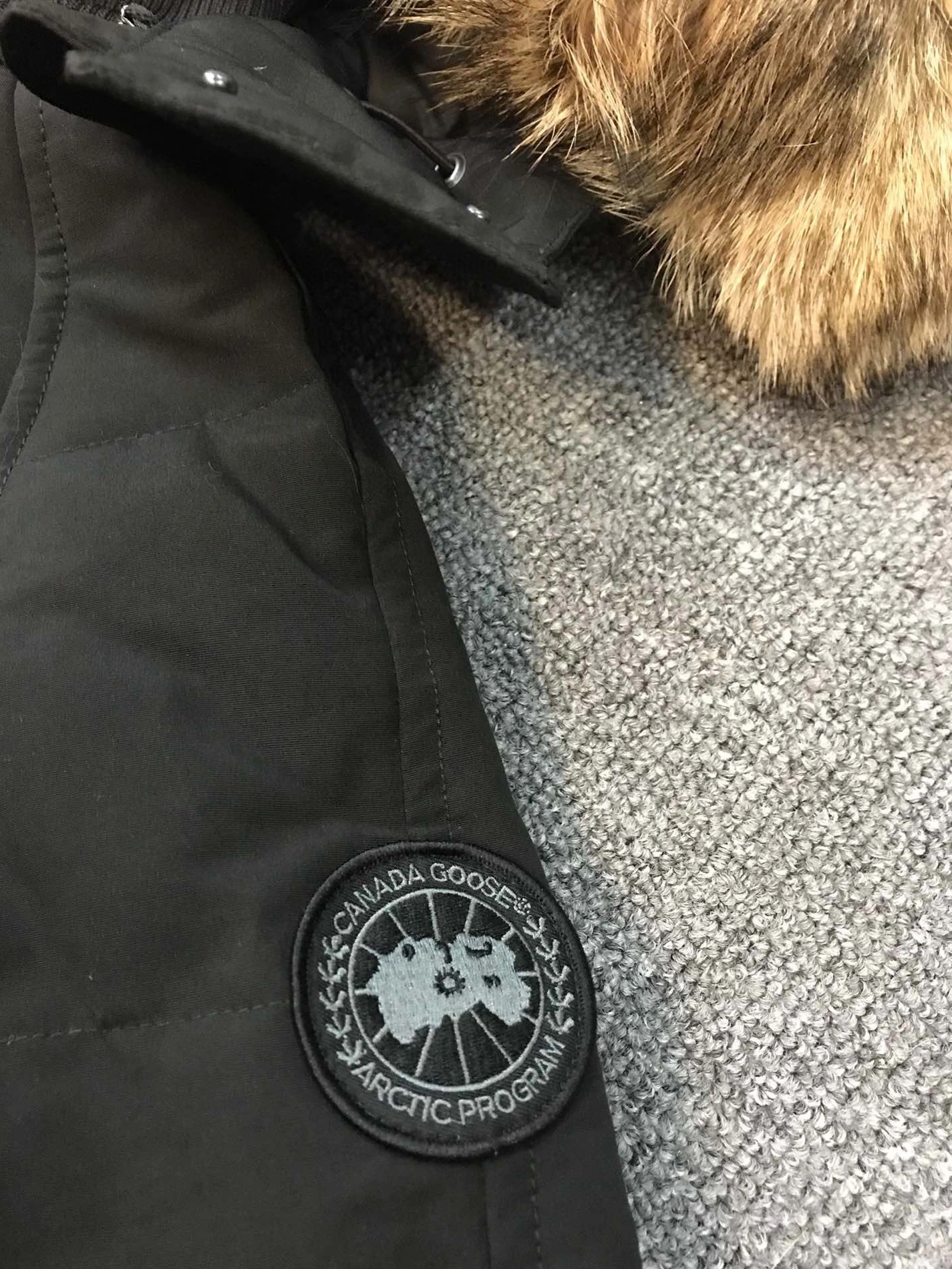 WellDesigned 948 Canada Goose Down Feather Coat Long Sleeved For Women