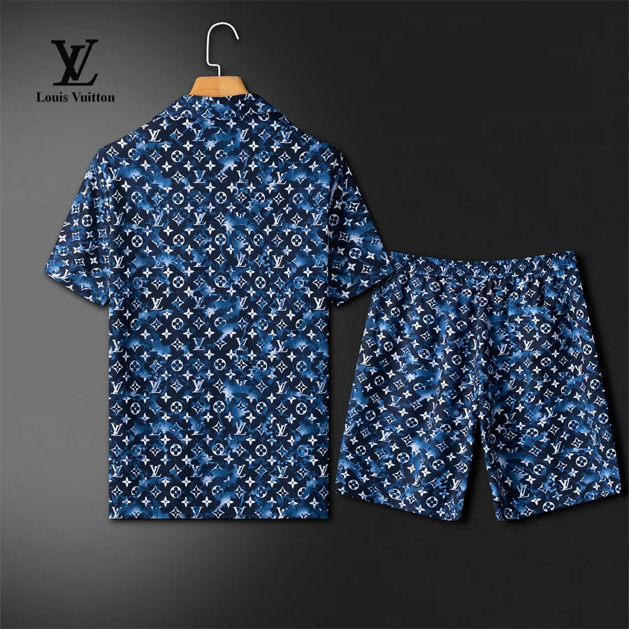 WellDesigned 9620 Louis Vuitton LV Tracksuits Short Sleeved For Men