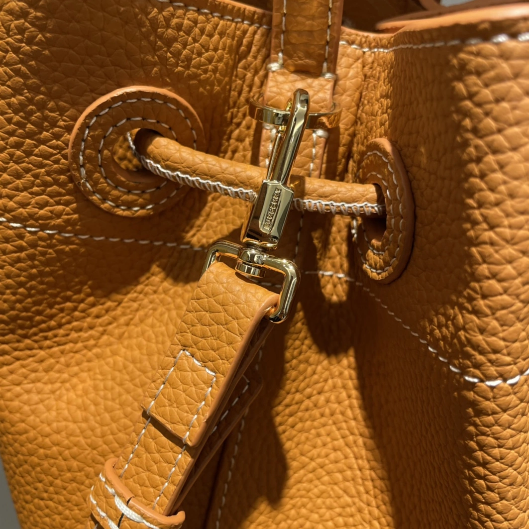 WellDesigned 9636 Burberry AAA Quality Handbags For Women