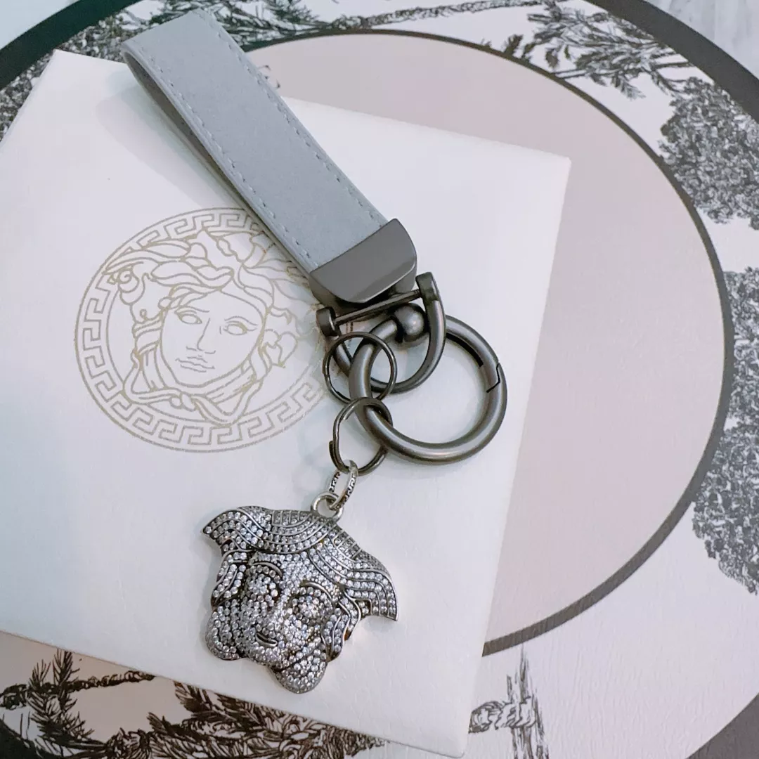 WellDesigned 9683 Versace Key Holder And Bag Buckle