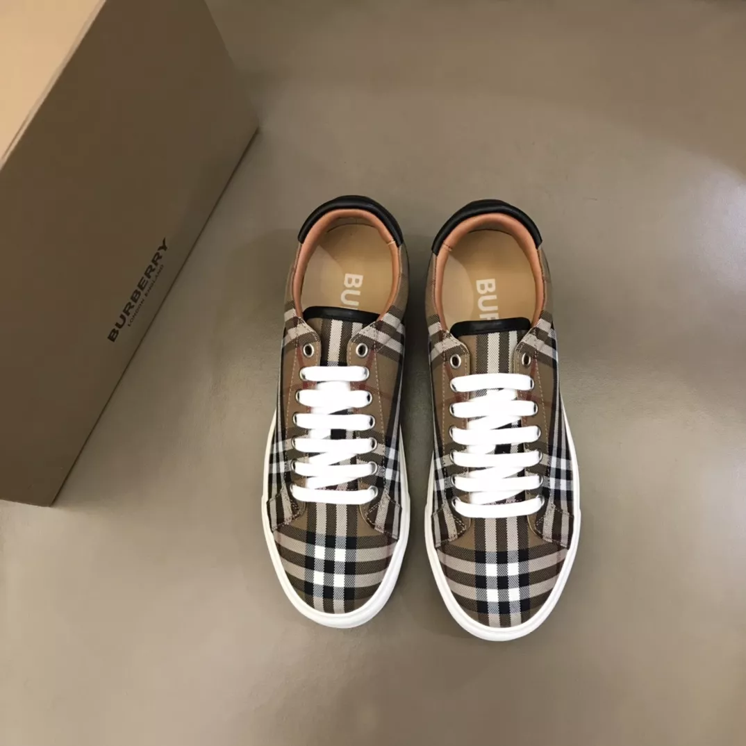 WellDesigned 9762 Burberry Casual Shoes For Men