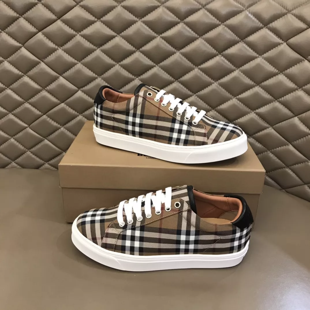 WellDesigned 9762 Burberry Casual Shoes For Men