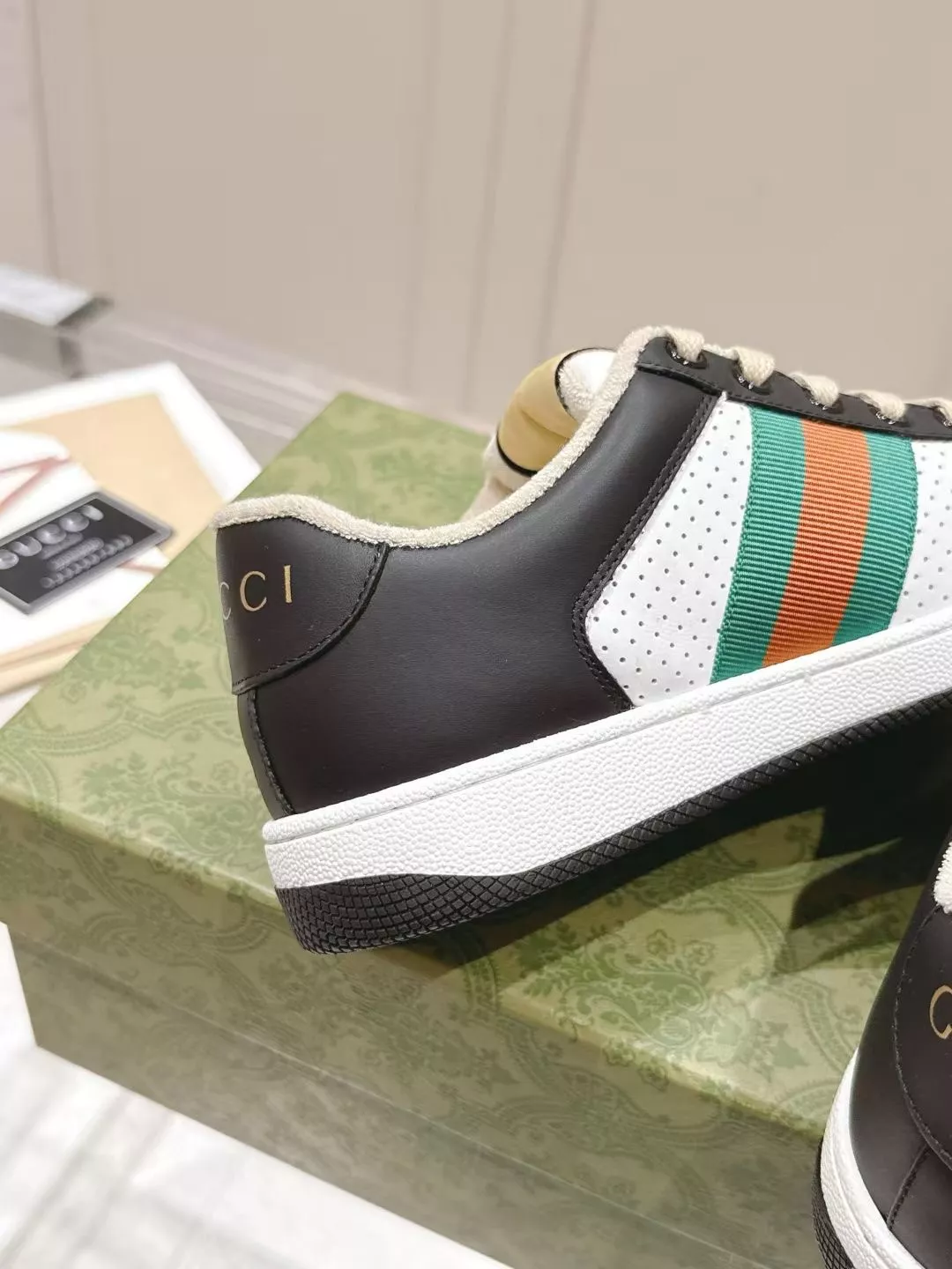 WellDesigned 9900 Gucci Casual Shoes For Women