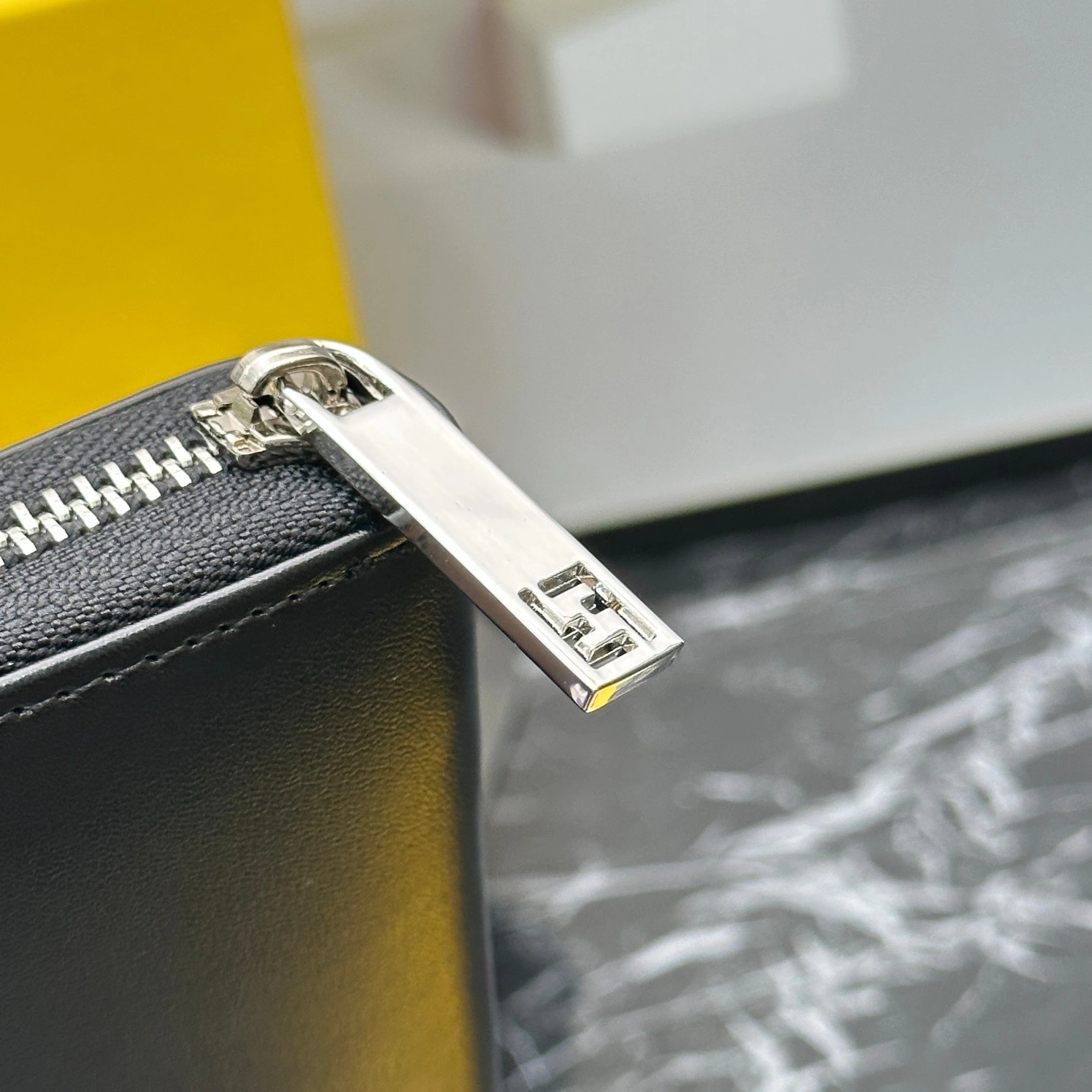 WellDesigned 992 Fendi Wallets For Unisex