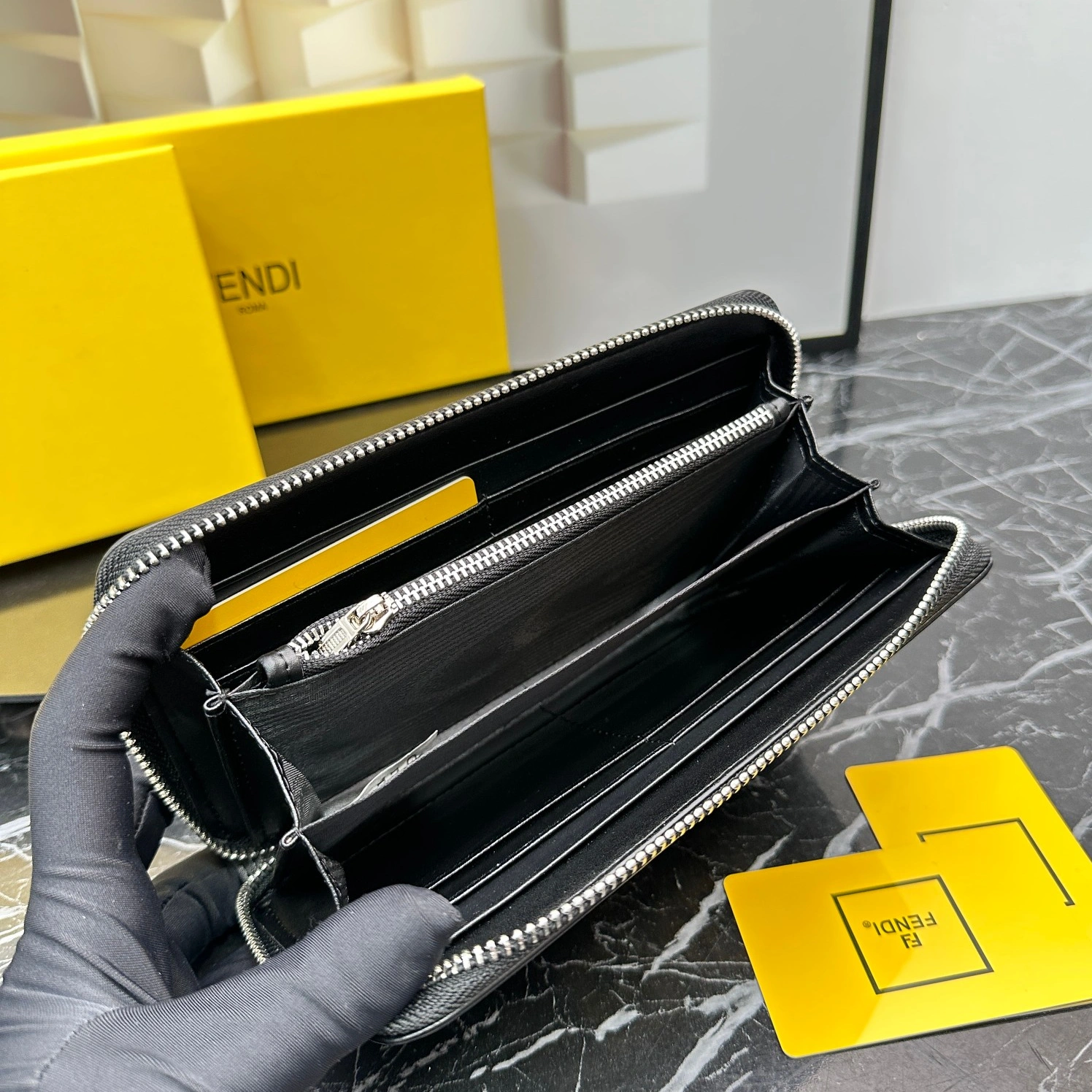 WellDesigned 992 Fendi Wallets For Unisex