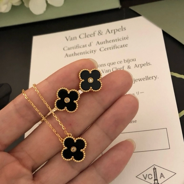 WellDesigned 9920 Van Cleef & Arpels Jewelry Set For Women