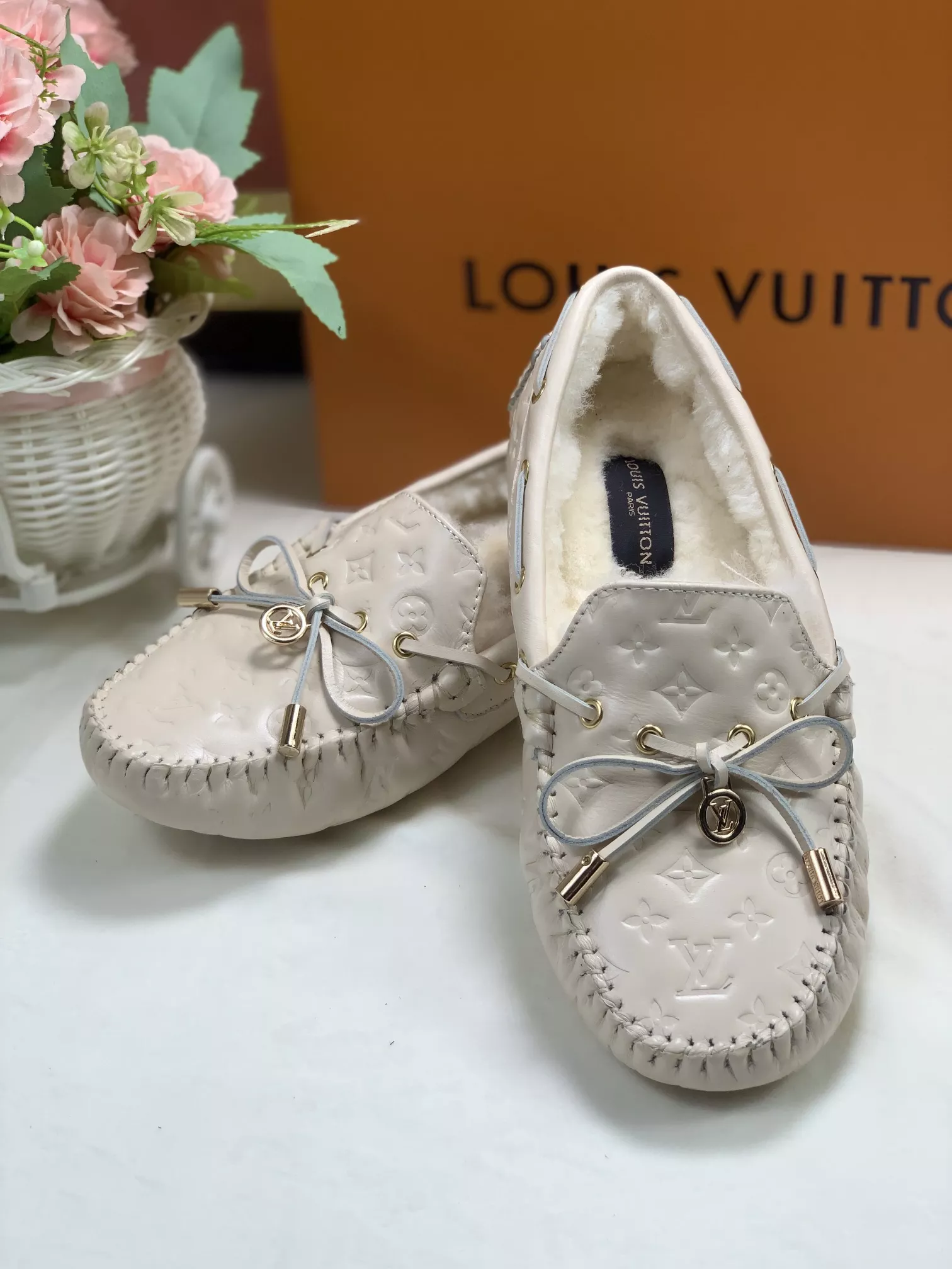 WellDesigned 9952 Louis Vuitton LV Oxfords Shoes For Women