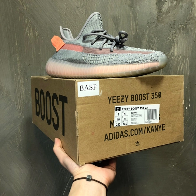 Yeezy Casual Shoes For Men Sleek 7416