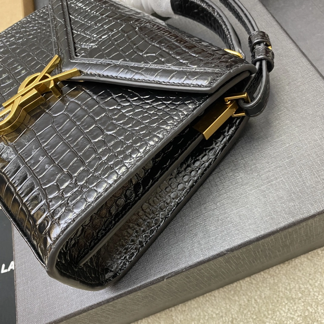 Yves Saint Laurent AAA Quality Handbags For Women Comfortable 3005