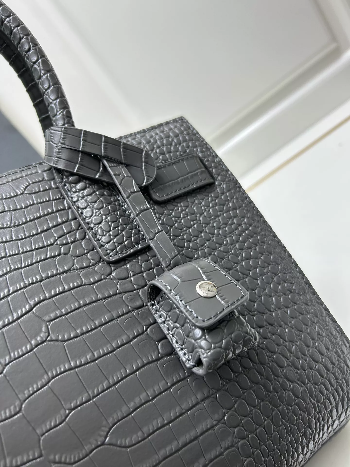 Yves Saint Laurent AAA Quality Handbags For Women EasyMatch 445