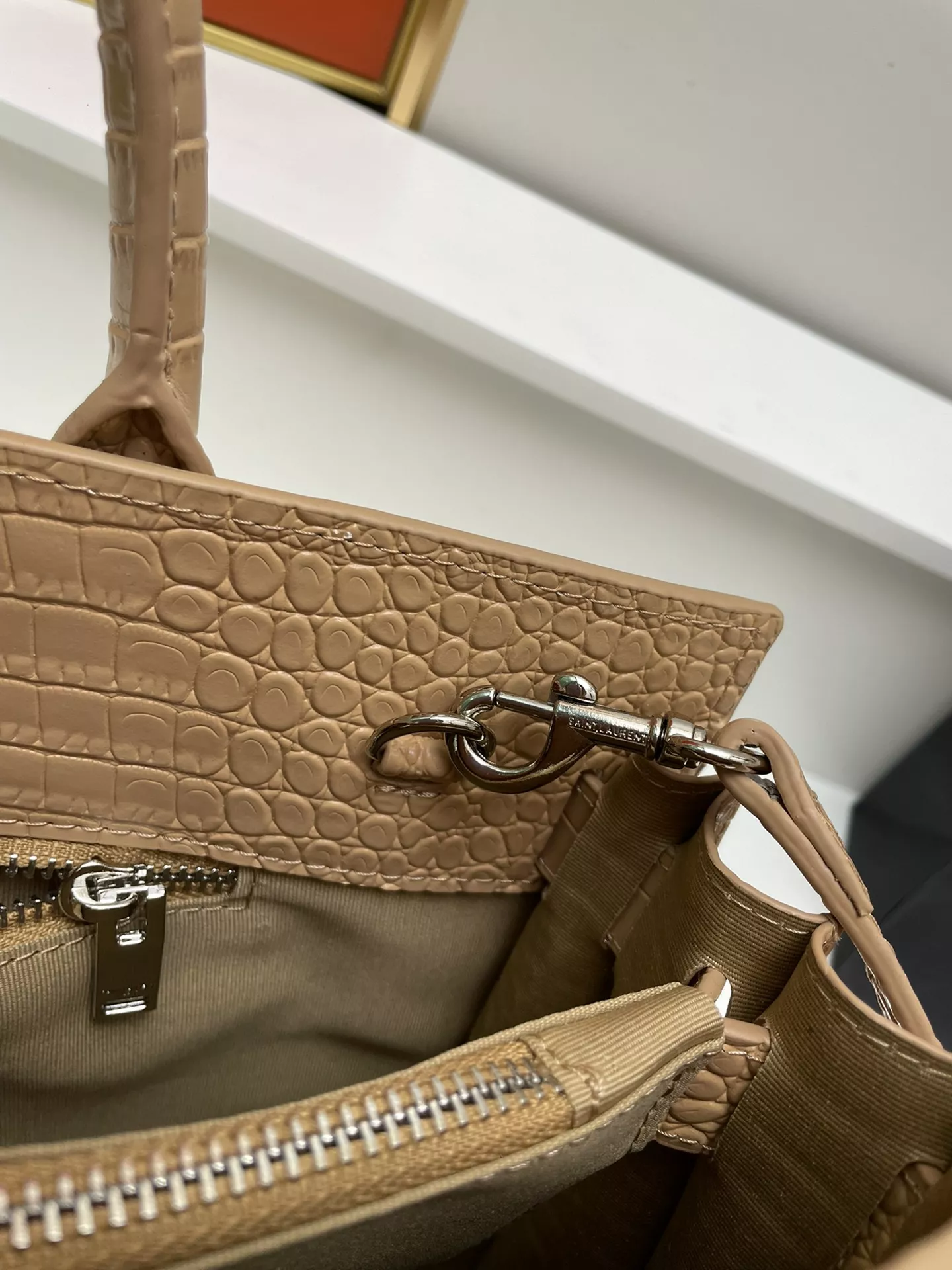 Yves Saint Laurent AAA Quality Handbags For Women Elegant 9450