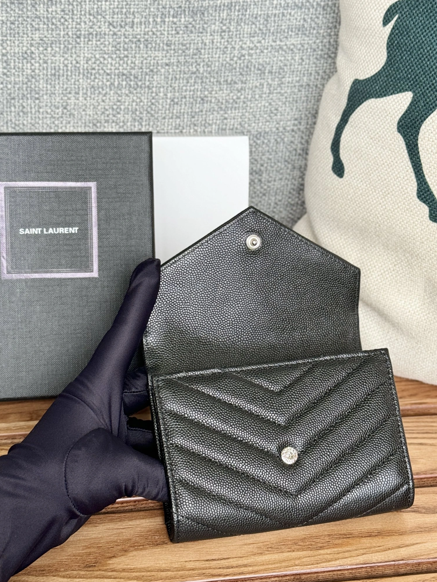 Yves Saint Laurent AAA Quality Wallets Classic 3222