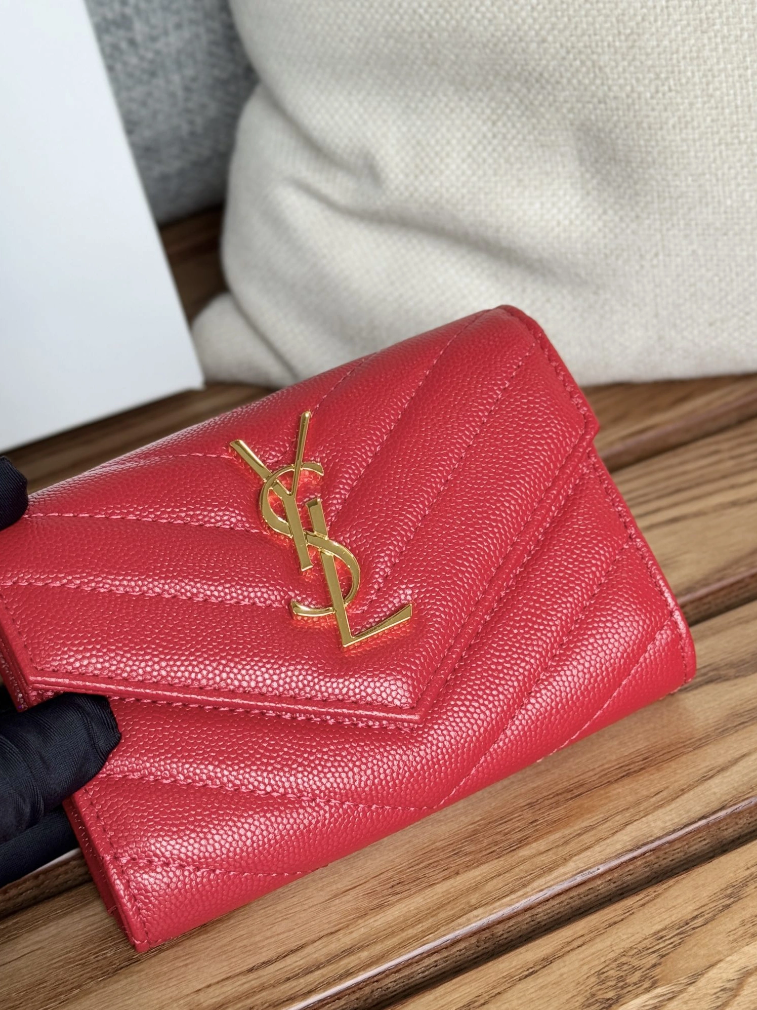 Yves Saint Laurent AAA Quality Wallets Classic 8723